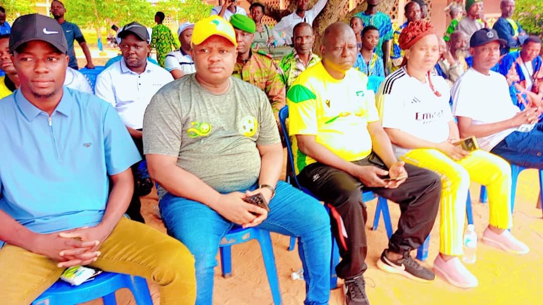 Gedeon HOUNCHILO A Cote Du Depute Borgia Nbouke Rotated