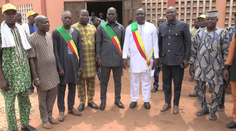 Le maire John HOUNZA investi Benoit HOUSSOU à la tête de Koudo