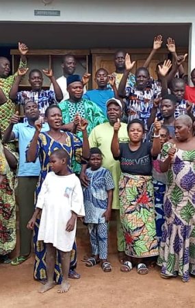 Solidarité à Dogbo : D’importants mobiliers offerts au centre des malades mentaux de Toyo par les associations « DIE VRIENDEN VAN ROULERS » et « DOGBO DOGBO »