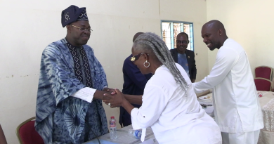 Ouidah, deux Afro-descendants intègrent leur terre d’origine : Le maire Christian Houétchénou préside une cérémonie chargée d’émotion