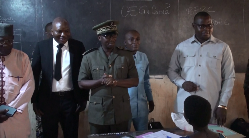 BEPC au centre du CEG1 de Comè : Le préfet Milohin invite les parents à soutenir leurs enfants candidats